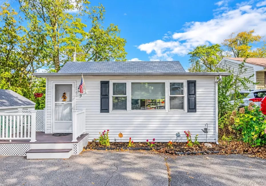 9 Shell Road, Brookhaven, NY, 2 Bedrooms Bedrooms, 5 Rooms Rooms,1 BathroomBathrooms,Residential,For Rent,Shell,0,1062274 9 Shell Road, Brookhaven, NY, 2 Bedrooms Bedrooms, 5 Rooms Rooms,1 BathroomBathrooms,Residential,For Rent,Shell,0,1062274