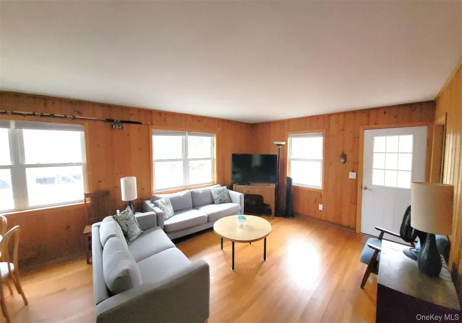84 Oak Walk, Islip, NY, 3 Bedrooms Bedrooms, 6 Rooms Rooms,1 BathroomBathrooms,Residential,For Rent,Oak,0,1062487 84 Oak Walk, Islip, NY, 3 Bedrooms Bedrooms, 6 Rooms Rooms,1 BathroomBathrooms,Residential,For Rent,Oak,0,1062487