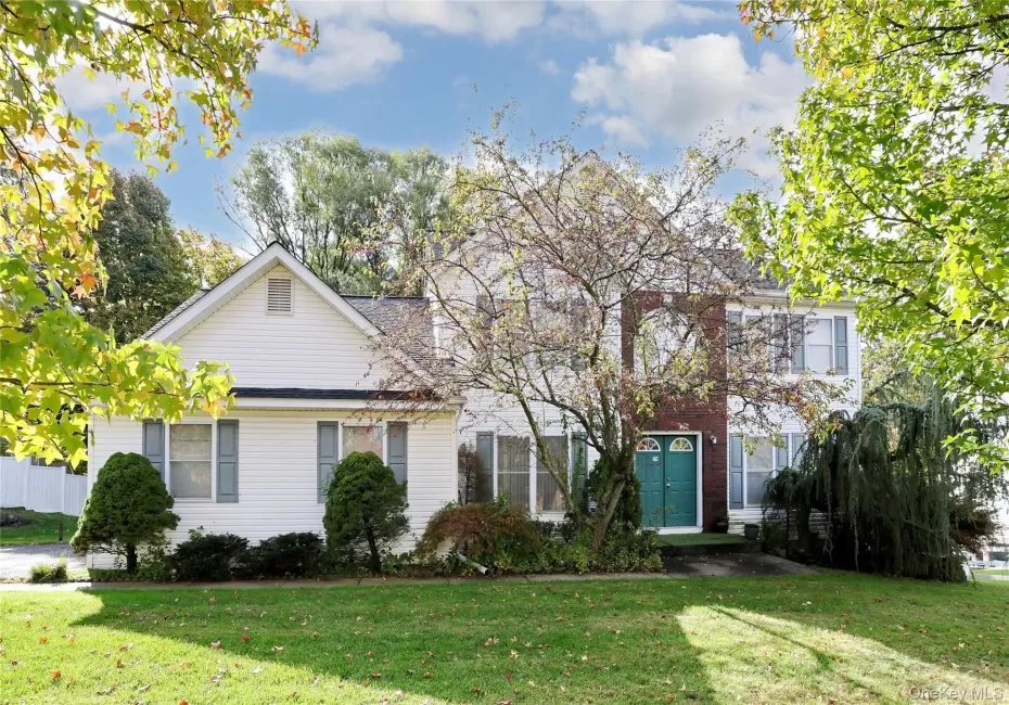 14 Blue Heron Road, Clarkstown, NY, 4 Bedrooms Bedrooms, 10 Rooms Rooms,2 BathroomsBathrooms,Residential,For Rent,Blue Heron,0,1062351 14 Blue Heron Road, Clarkstown, NY, 4 Bedrooms Bedrooms, 10 Rooms Rooms,2 BathroomsBathrooms,Residential,For Rent,Blue Heron,0,1062351