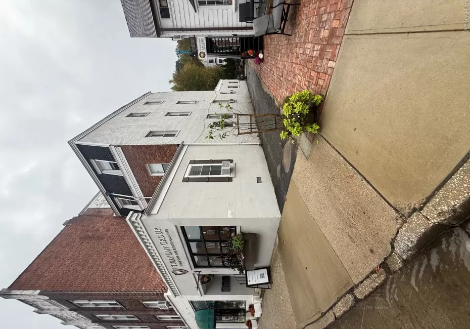 156 Main Street, Huntington, NY, 2 Bedrooms Bedrooms, 5 Rooms Rooms,1 BathroomBathrooms,Residential Lease,For Rent,Main,0,1062654 156 Main Street, Huntington, NY, 2 Bedrooms Bedrooms, 5 Rooms Rooms,1 BathroomBathrooms,Residential Lease,For Rent,Main,0,1062654