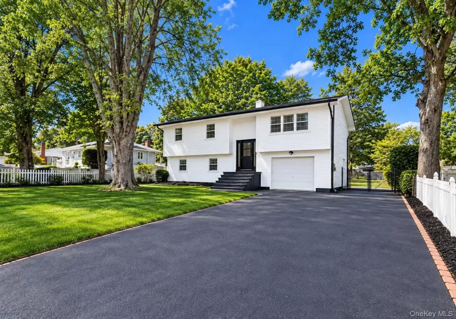21 Lama Drive, Brookhaven, NY, 5 Bedrooms Bedrooms, 11 Rooms Rooms,2 BathroomsBathrooms,Residential,For Rent,Lama,0,1059600 21 Lama Drive, Brookhaven, NY, 5 Bedrooms Bedrooms, 11 Rooms Rooms,2 BathroomsBathrooms,Residential,For Rent,Lama,0,1059600