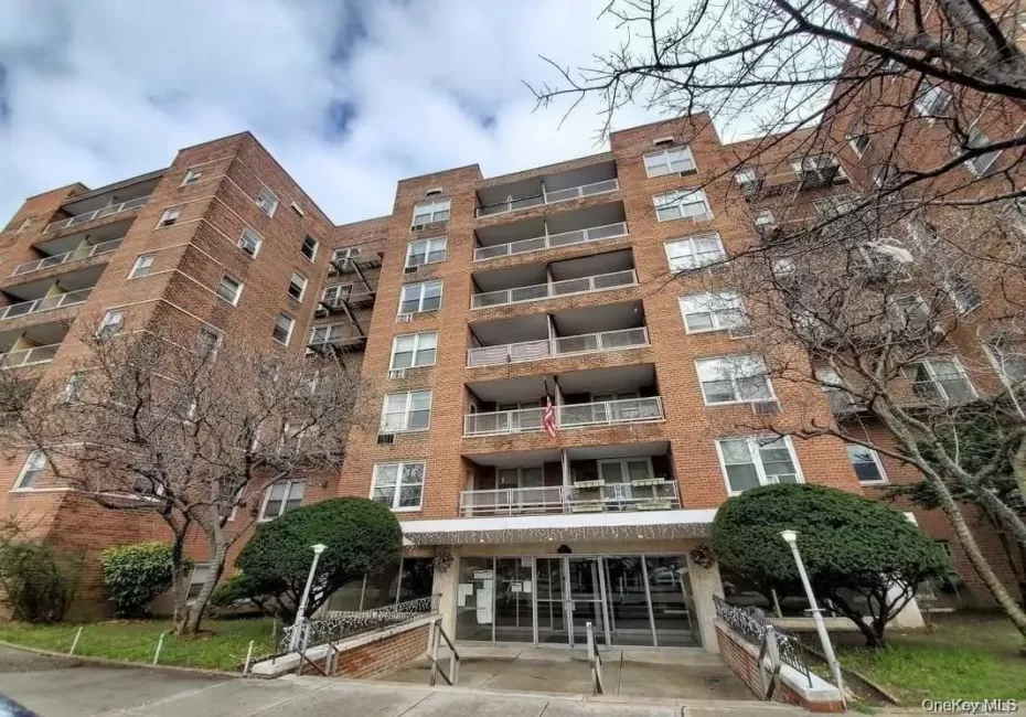 60-11 Broadway, New York, NY, 1 Bedroom Bedrooms, 3 Rooms Rooms,1 BathroomBathrooms,Residential,For Rent,Broadway,0,1062783 60-11 Broadway, New York, NY, 1 Bedroom Bedrooms, 3 Rooms Rooms,1 BathroomBathrooms,Residential,For Rent,Broadway,0,1062783