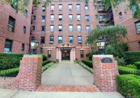 78-14 Austin Street, New York, NY, 3 Bedrooms Bedrooms, 5 Rooms Rooms,1 BathroomBathrooms,Residential Lease,For Rent,Austin,0,1062687 78-14 Austin Street, New York, NY, 3 Bedrooms Bedrooms, 5 Rooms Rooms,1 BathroomBathrooms,Residential Lease,For Rent,Austin,0,1062687