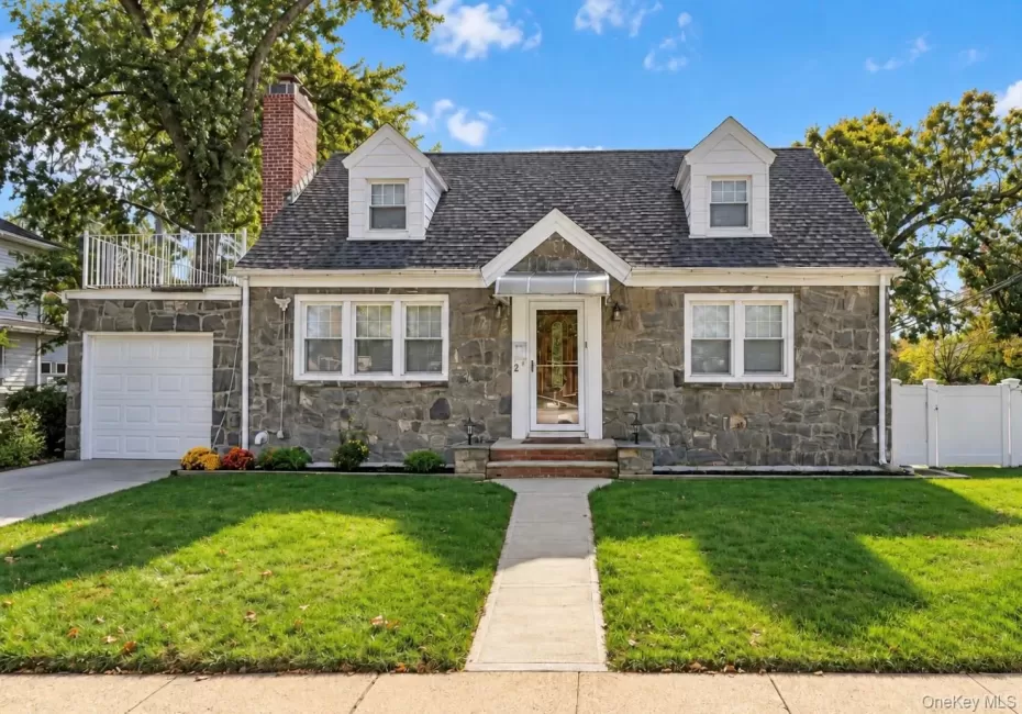 2 Oak Drive, North Hempstead, NY, 4 Bedrooms Bedrooms, 6 Rooms Rooms,2 BathroomsBathrooms,Residential,For Rent,Oak,0,1062603 2 Oak Drive, North Hempstead, NY, 4 Bedrooms Bedrooms, 6 Rooms Rooms,2 BathroomsBathrooms,Residential,For Rent,Oak,0,1062603