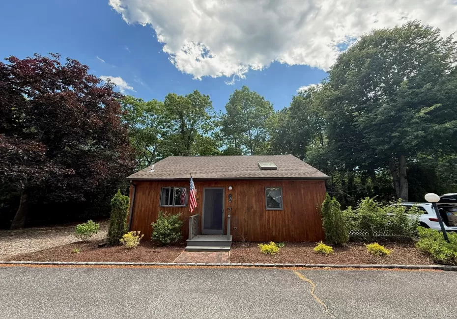 126 Lynn Avenue, Southampton, NY, 2 Bedrooms Bedrooms, 5 Rooms Rooms,1 BathroomBathrooms,Residential Lease,For Rent,Lynn,0,1062691 126 Lynn Avenue, Southampton, NY, 2 Bedrooms Bedrooms, 5 Rooms Rooms,1 BathroomBathrooms,Residential Lease,For Rent,Lynn,0,1062691