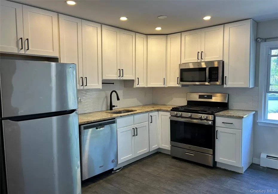 82 Church Street, Clarkstown, NY, 2 Bedrooms Bedrooms, 4 Rooms Rooms,1 BathroomBathrooms,Residential Lease,For Rent,Church,0,1062836 82 Church Street, Clarkstown, NY, 2 Bedrooms Bedrooms, 4 Rooms Rooms,1 BathroomBathrooms,Residential Lease,For Rent,Church,0,1062836