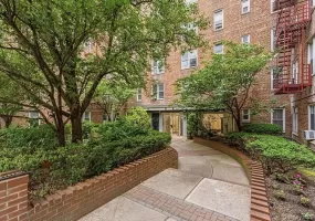 62-59 108 108 Street, New York, NY, 2 Bedrooms Bedrooms, 4 Rooms Rooms,1 BathroomBathrooms,Residential Lease,For Rent,108,0,1063039 62-59 108 108 Street, New York, NY, 2 Bedrooms Bedrooms, 4 Rooms Rooms,1 BathroomBathrooms,Residential Lease,For Rent,108,0,1063039