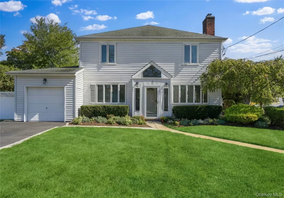 Desirable Polo Estates! Center Hall Colonial Featuring 14 Rooms, 5 BRS, 2.55 Baths, Full Partially Finished Basement! Desirable Polo Estates! Center Hall Colonial Featuring 14 Rooms, 5 BRS, 2.55 Baths, Full Partially Finished Basement!