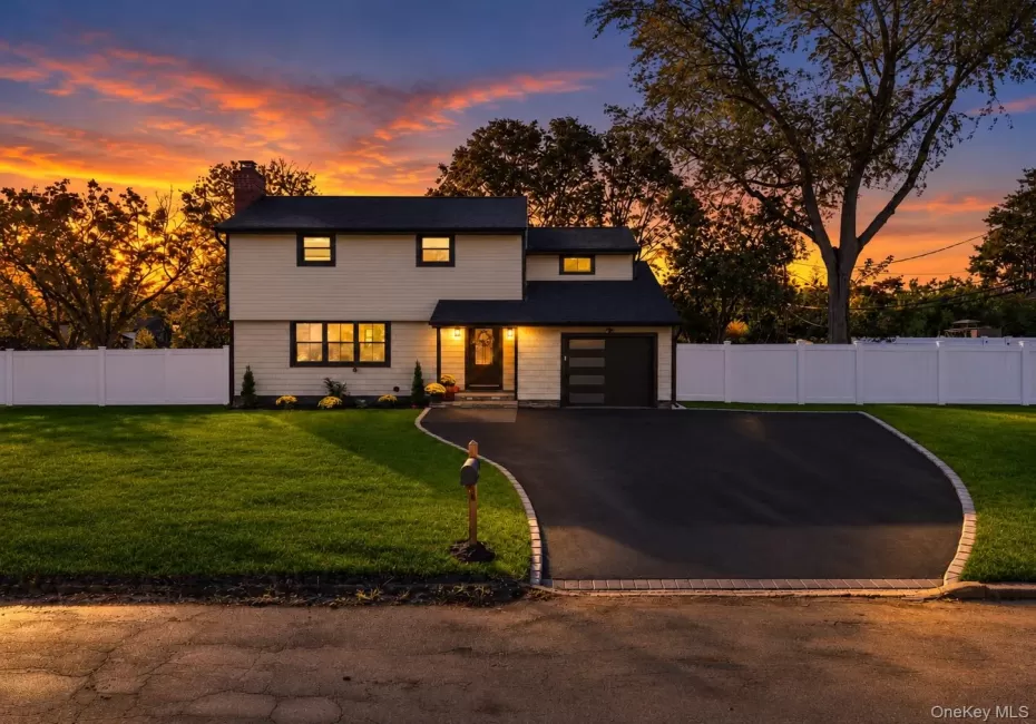 1 Medford Lane, Huntington, NY, 4 Bedrooms Bedrooms, 11 Rooms Rooms,2 BathroomsBathrooms,Residential,For Rent,Medford,0,1060731 1 Medford Lane, Huntington, NY, 4 Bedrooms Bedrooms, 11 Rooms Rooms,2 BathroomsBathrooms,Residential,For Rent,Medford,0,1060731