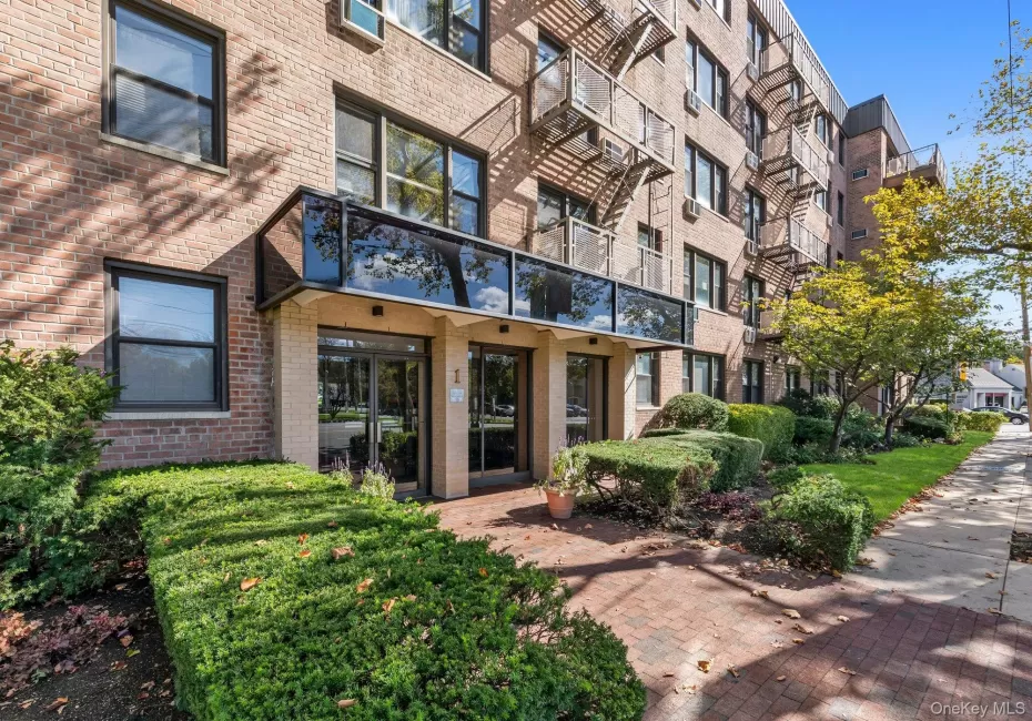 1 Birchwood Court, North Hempstead, NY, 1 Bedroom Bedrooms, 4 Rooms Rooms,1 BathroomBathrooms,Residential,For Rent,Birchwood,0,1058284 1 Birchwood Court, North Hempstead, NY, 1 Bedroom Bedrooms, 4 Rooms Rooms,1 BathroomBathrooms,Residential,For Rent,Birchwood,0,1058284