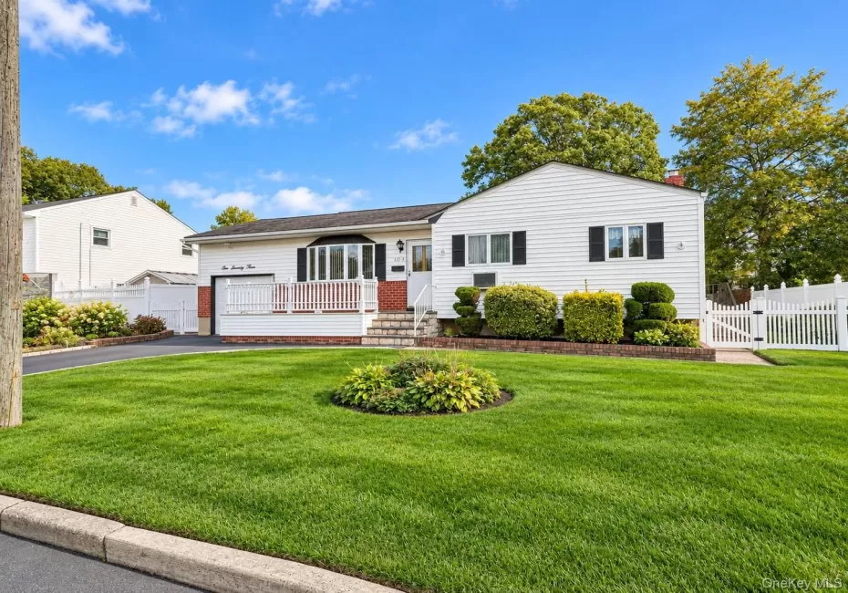 1073 Oakneck Road, Islip, NY, 3 Bedrooms Bedrooms, 7 Rooms Rooms,2 BathroomsBathrooms,Residential,For Rent,Oakneck,0,1062312 1073 Oakneck Road, Islip, NY, 3 Bedrooms Bedrooms, 7 Rooms Rooms,2 BathroomsBathrooms,Residential,For Rent,Oakneck,0,1062312