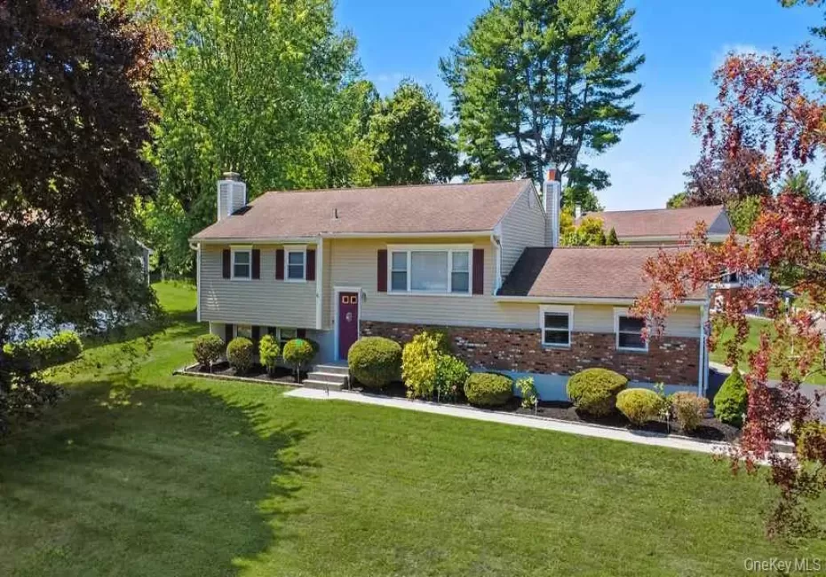 2795 Sunrise Street, Yorktown, NY, 3 Bedrooms Bedrooms, 7 Rooms Rooms,1 BathroomBathrooms,Residential,For Rent,Sunrise,0,1061262 2795 Sunrise Street, Yorktown, NY, 3 Bedrooms Bedrooms, 7 Rooms Rooms,1 BathroomBathrooms,Residential,For Rent,Sunrise,0,1061262