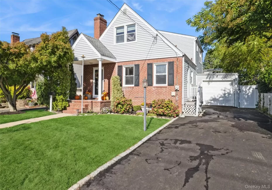 35 Annette Avenue, Hempstead, NY, 3 Bedrooms Bedrooms, 10 Rooms Rooms,2 BathroomsBathrooms,Residential,For Rent,Annette,0,1047594 35 Annette Avenue, Hempstead, NY, 3 Bedrooms Bedrooms, 10 Rooms Rooms,2 BathroomsBathrooms,Residential,For Rent,Annette,0,1047594