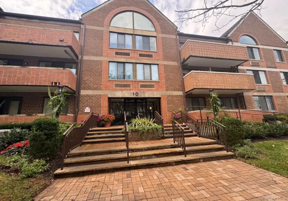 10 Canterbury Road, North Hempstead, NY, 1 Bedroom Bedrooms, 4 Rooms Rooms,1 BathroomBathrooms,Residential,For Rent,Canterbury,0,1062696 10 Canterbury Road, North Hempstead, NY, 1 Bedroom Bedrooms, 4 Rooms Rooms,1 BathroomBathrooms,Residential,For Rent,Canterbury,0,1062696