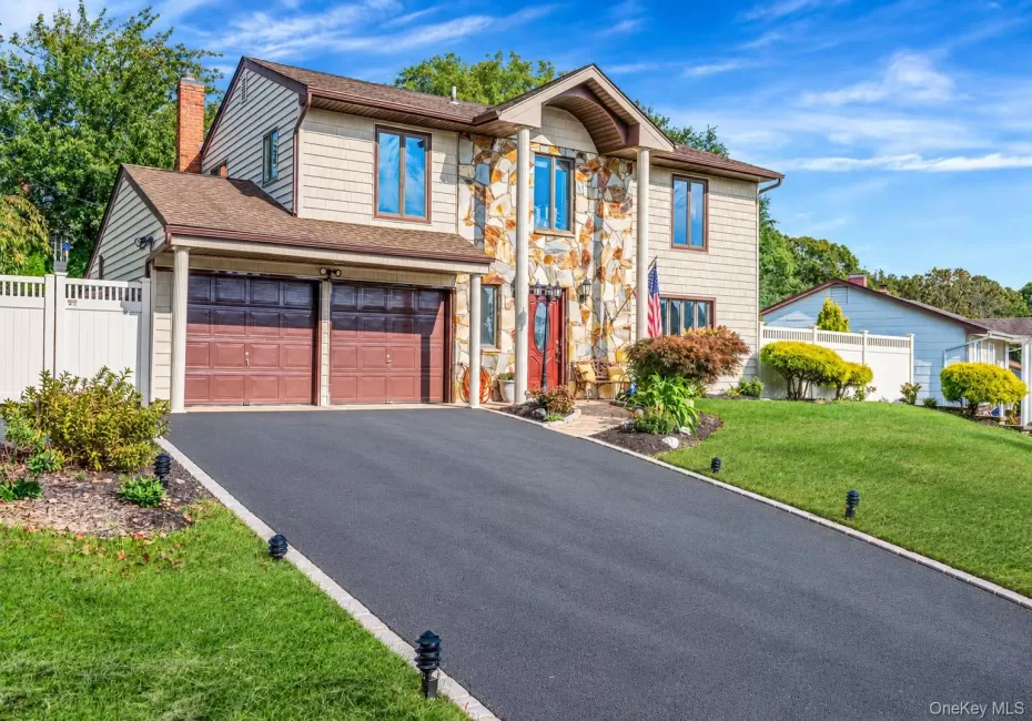17 Hill Lane, Smithtown, NY, 4 Bedrooms Bedrooms, 8 Rooms Rooms,2 BathroomsBathrooms,Residential,For Rent,Hill,0,1062559 17 Hill Lane, Smithtown, NY, 4 Bedrooms Bedrooms, 8 Rooms Rooms,2 BathroomsBathrooms,Residential,For Rent,Hill,0,1062559