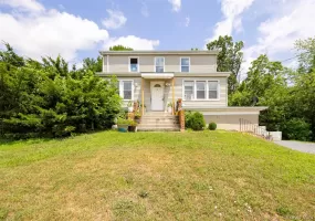 68 Clark Street, Poughkeepsie, NY, 1 Bedroom Bedrooms, 4 Rooms Rooms,1 BathroomBathrooms,Residential Lease,For Rent,Clark,0,1062906 68 Clark Street, Poughkeepsie, NY, 1 Bedroom Bedrooms, 4 Rooms Rooms,1 BathroomBathrooms,Residential Lease,For Rent,Clark,0,1062906
