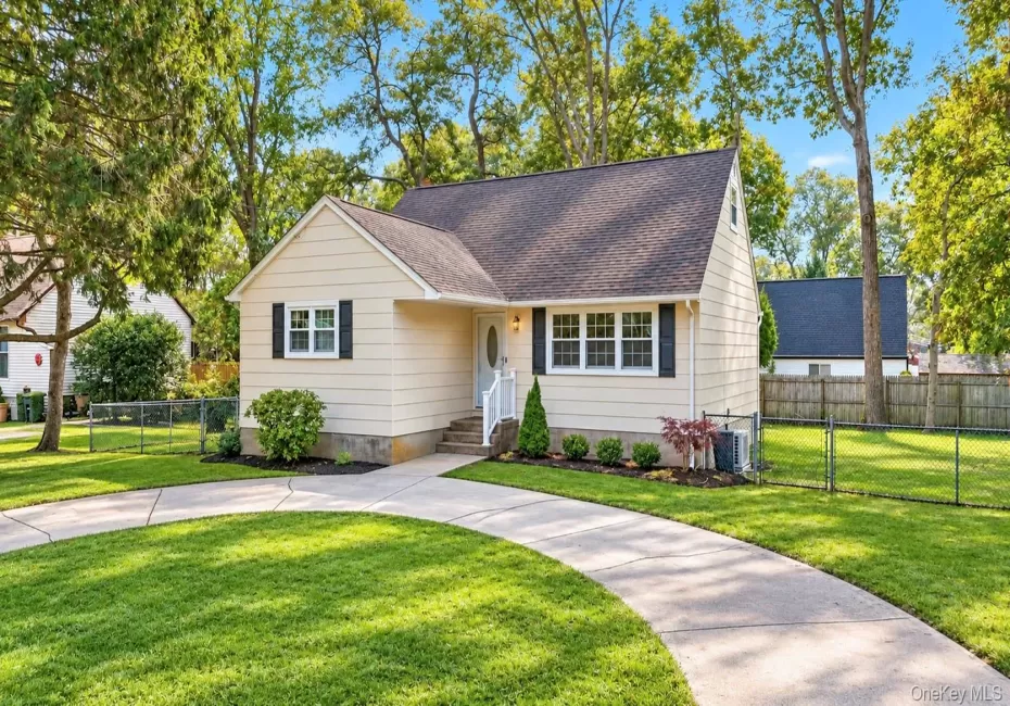 124 Officials Avenue, Islip, NY, 5 Bedrooms Bedrooms, 8 Rooms Rooms,1 BathroomBathrooms,Residential,For Rent,Officials,0,1060854 124 Officials Avenue, Islip, NY, 5 Bedrooms Bedrooms, 8 Rooms Rooms,1 BathroomBathrooms,Residential,For Rent,Officials,0,1060854