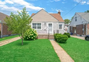35 79th Avenue, North Hempstead, NY, 3 Bedrooms Bedrooms, 6 Rooms Rooms,1 BathroomBathrooms,Residential Lease,For Rent,79th,0,1063021 35 79th Avenue, North Hempstead, NY, 3 Bedrooms Bedrooms, 6 Rooms Rooms,1 BathroomBathrooms,Residential Lease,For Rent,79th,0,1063021