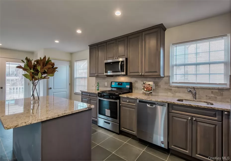 36 Carney, Glen Cove, NY, 1 Bedroom Bedrooms, 2 Rooms Rooms,1 BathroomBathrooms,Residential Lease,For Rent,Carney,0,1063043 36 Carney, Glen Cove, NY, 1 Bedroom Bedrooms, 2 Rooms Rooms,1 BathroomBathrooms,Residential Lease,For Rent,Carney,0,1063043