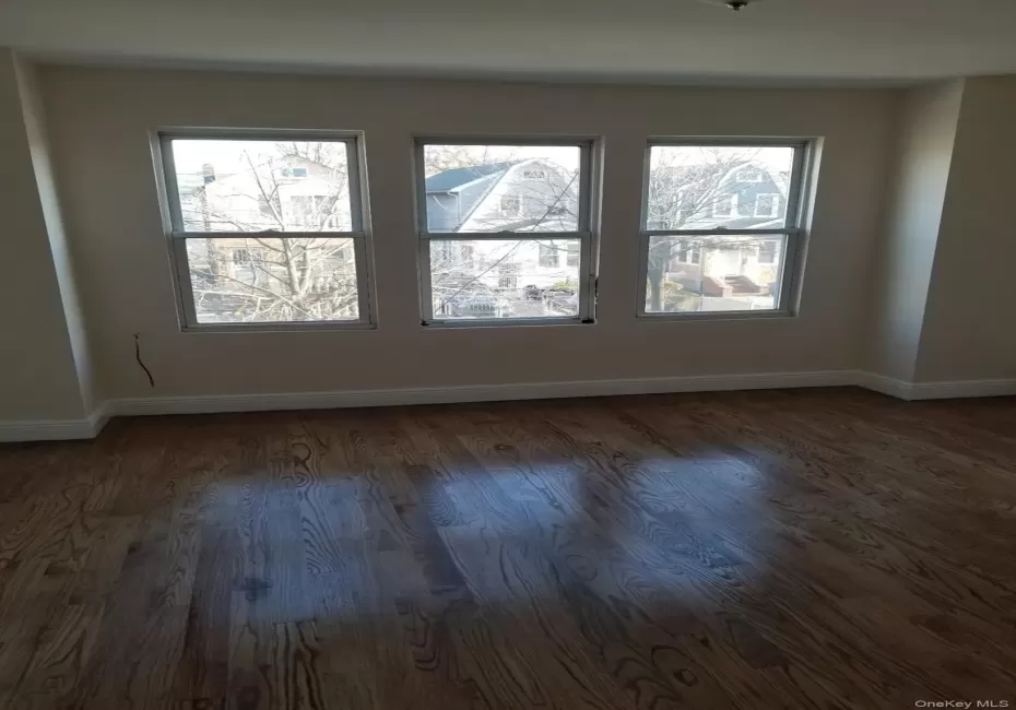 10916 Pinegrove Street, New York, NY, 2 Bedrooms Bedrooms, 5 Rooms Rooms,1 BathroomBathrooms,Residential Lease,For Rent,Pinegrove,0,1062940 10916 Pinegrove Street, New York, NY, 2 Bedrooms Bedrooms, 5 Rooms Rooms,1 BathroomBathrooms,Residential Lease,For Rent,Pinegrove,0,1062940
