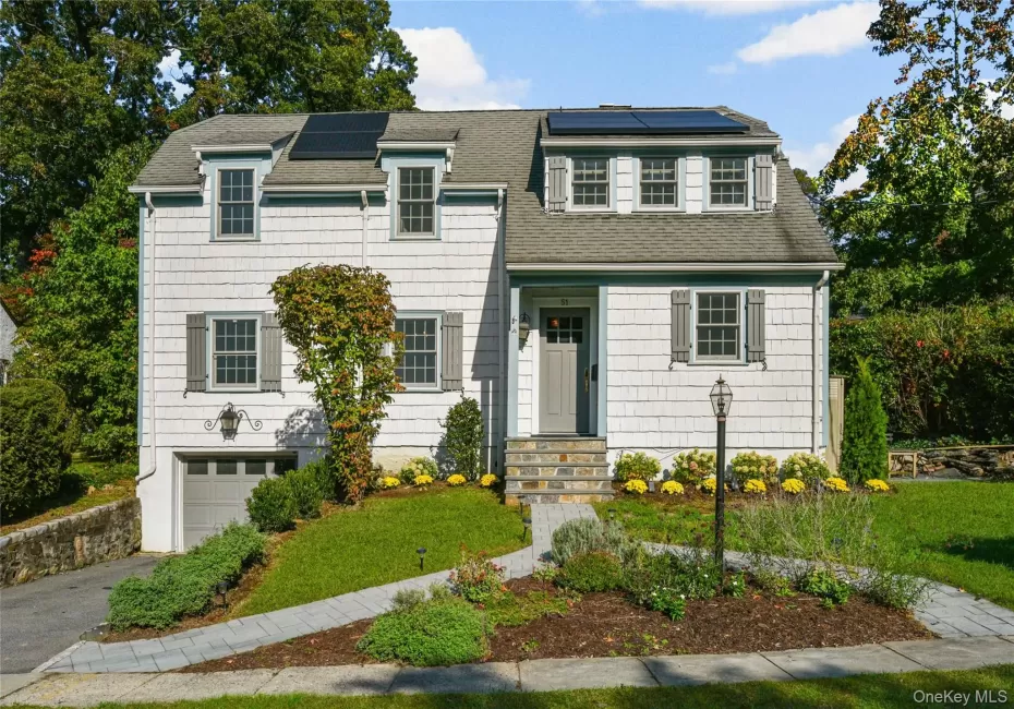 51 Maywood Road, New Rochelle, NY, 3 Bedrooms Bedrooms, 7 Rooms Rooms,2 BathroomsBathrooms,Residential,For Rent,Maywood,0,1061341 51 Maywood Road, New Rochelle, NY, 3 Bedrooms Bedrooms, 7 Rooms Rooms,2 BathroomsBathrooms,Residential,For Rent,Maywood,0,1061341