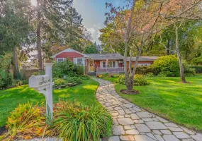 2 Charles Avenue, Huntington, NY, 3 Bedrooms Bedrooms, 7 Rooms Rooms,1 BathroomBathrooms,Residential,For Rent,Charles,0,1058333 2 Charles Avenue, Huntington, NY, 3 Bedrooms Bedrooms, 7 Rooms Rooms,1 BathroomBathrooms,Residential,For Rent,Charles,0,1058333