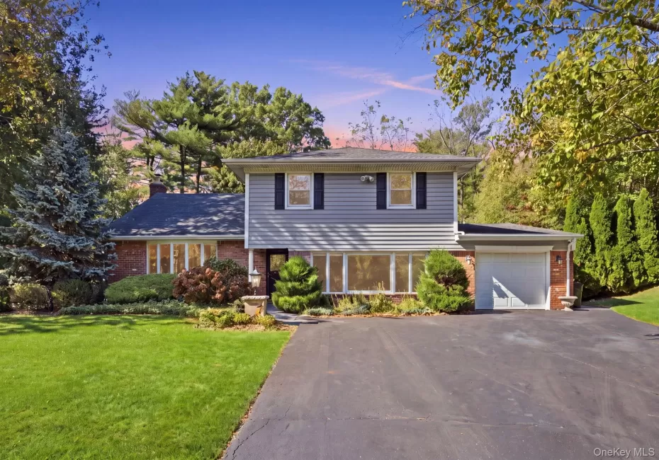 14 Fairway Drive, North Hempstead, NY, 4 Bedrooms Bedrooms, 7 Rooms Rooms,3 BathroomsBathrooms,Residential,For Rent,Fairway,0,1060694 14 Fairway Drive, North Hempstead, NY, 4 Bedrooms Bedrooms, 7 Rooms Rooms,3 BathroomsBathrooms,Residential,For Rent,Fairway,0,1060694