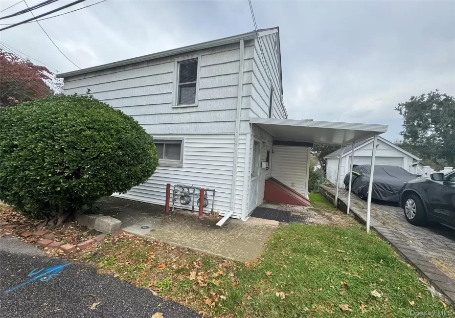 11 Lee Court, North Hempstead, NY, 2 Bedrooms Bedrooms, 5 Rooms Rooms,1 BathroomBathrooms,Residential Lease,For Rent,Lee,0,1062988 11 Lee Court, North Hempstead, NY, 2 Bedrooms Bedrooms, 5 Rooms Rooms,1 BathroomBathrooms,Residential Lease,For Rent,Lee,0,1062988