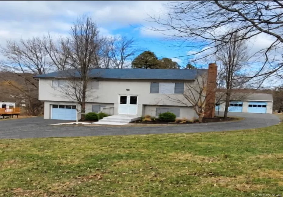 52 Surrey Road, Chester Town, NY, 4 Bedrooms Bedrooms, 8 Rooms Rooms,2 BathroomsBathrooms,Residential Lease,For Rent,Surrey,0,1063238 52 Surrey Road, Chester Town, NY, 4 Bedrooms Bedrooms, 8 Rooms Rooms,2 BathroomsBathrooms,Residential Lease,For Rent,Surrey,0,1063238