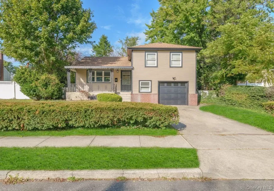 20 Ford Drive, Oyster Bay, NY, 5 Bedrooms Bedrooms, 13 Rooms Rooms,2 BathroomsBathrooms,Residential,For Rent,Ford,0,1062199 20 Ford Drive, Oyster Bay, NY, 5 Bedrooms Bedrooms, 13 Rooms Rooms,2 BathroomsBathrooms,Residential,For Rent,Ford,0,1062199