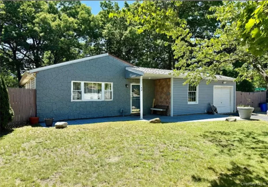 142 Palmer Street, Islip, NY, 4 Bedrooms Bedrooms, 8 Rooms Rooms,1 BathroomBathrooms,Residential,For Rent,Palmer,0,1063182 142 Palmer Street, Islip, NY, 4 Bedrooms Bedrooms, 8 Rooms Rooms,1 BathroomBathrooms,Residential,For Rent,Palmer,0,1063182