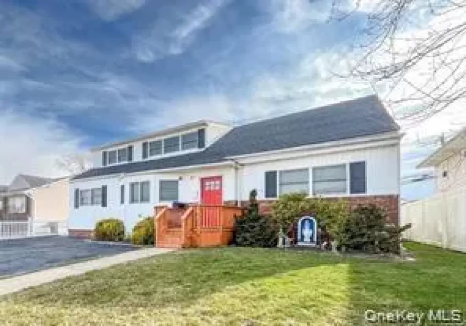 21 Marina Road, Hempstead, NY, 2 Bedrooms Bedrooms, 4 Rooms Rooms,2 BathroomsBathrooms,Residential Lease,For Rent,Marina,0,1061146 21 Marina Road, Hempstead, NY, 2 Bedrooms Bedrooms, 4 Rooms Rooms,2 BathroomsBathrooms,Residential Lease,For Rent,Marina,0,1061146