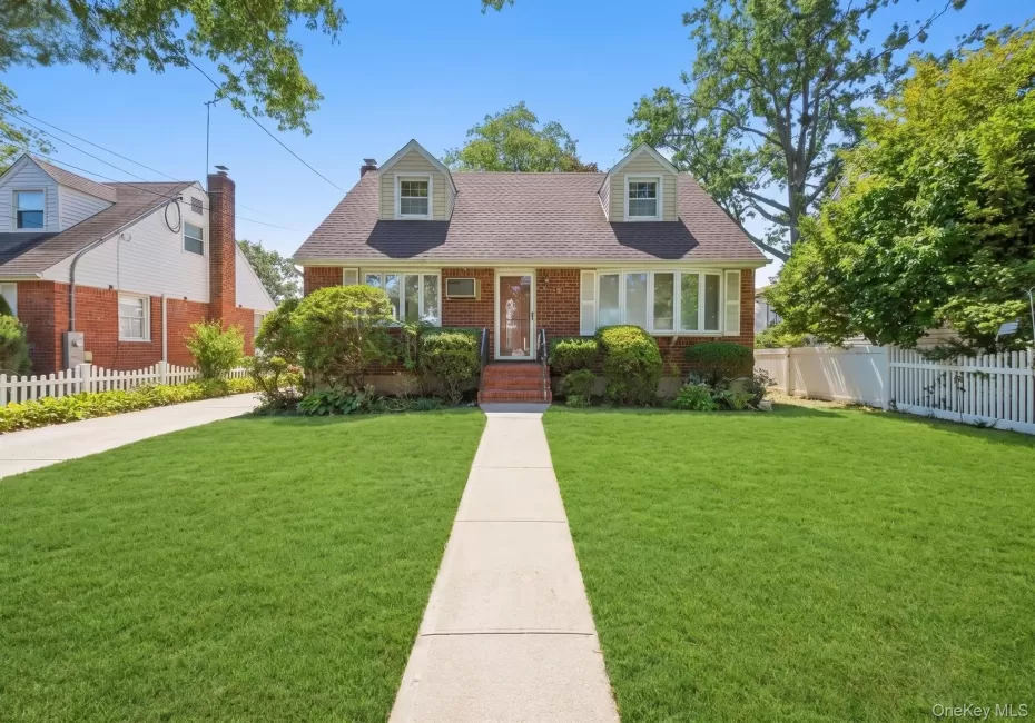88 Meyer Avenue, Hempstead, NY, 4 Bedrooms Bedrooms, 7 Rooms Rooms,2 BathroomsBathrooms,Residential,For Rent,Meyer,0,1062792 88 Meyer Avenue, Hempstead, NY, 4 Bedrooms Bedrooms, 7 Rooms Rooms,2 BathroomsBathrooms,Residential,For Rent,Meyer,0,1062792