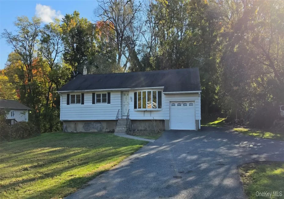 916 Route 45, Clarkstown, NY, 4 Bedrooms Bedrooms, 7 Rooms Rooms,2 BathroomsBathrooms,Residential,For Rent,Route 45,0,1062641 916 Route 45, Clarkstown, NY, 4 Bedrooms Bedrooms, 7 Rooms Rooms,2 BathroomsBathrooms,Residential,For Rent,Route 45,0,1062641