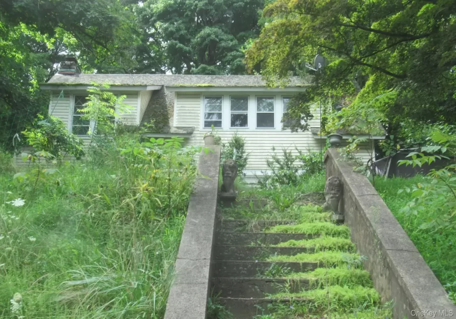 301 Route 32, Woodbury, NY, 4 Bedrooms Bedrooms, 8 Rooms Rooms,1 BathroomBathrooms,Residential,For Rent,Route 32,0,1063189 301 Route 32, Woodbury, NY, 4 Bedrooms Bedrooms, 8 Rooms Rooms,1 BathroomBathrooms,Residential,For Rent,Route 32,0,1063189