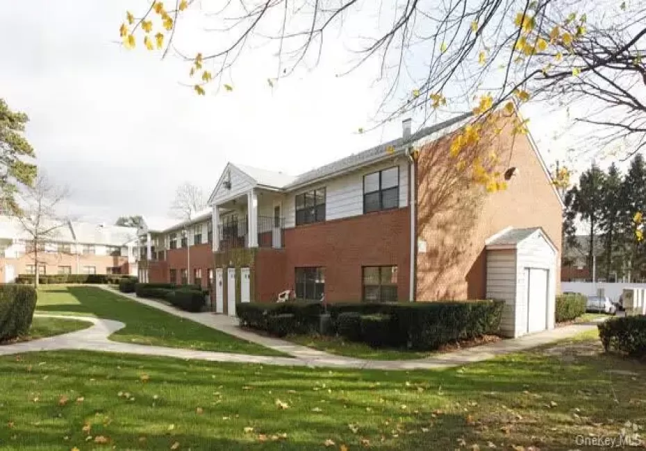 23-2B June Court, Islip, NY, 1 Bedroom Bedrooms, 3 Rooms Rooms,1 BathroomBathrooms,Residential Lease,For Rent,June Court,0,1063343 23-2B June Court, Islip, NY, 1 Bedroom Bedrooms, 3 Rooms Rooms,1 BathroomBathrooms,Residential Lease,For Rent,June Court,0,1063343