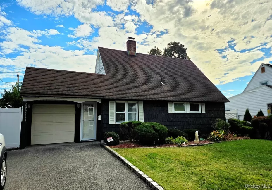 91 Bobolink Lane, Hempstead, NY, 2 Bedrooms Bedrooms, 5 Rooms Rooms,1 BathroomBathrooms,Residential Lease,For Rent,Bobolink,0,1063224 91 Bobolink Lane, Hempstead, NY, 2 Bedrooms Bedrooms, 5 Rooms Rooms,1 BathroomBathrooms,Residential Lease,For Rent,Bobolink,0,1063224