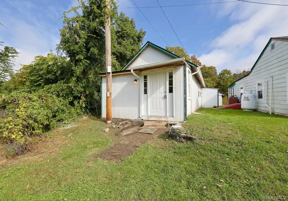 16 Tighe Avenue, Newburgh (town), NY, 1 Bedroom Bedrooms, 4 Rooms Rooms,1 BathroomBathrooms,Residential Lease,For Rent,Tighe,0,1063388 16 Tighe Avenue, Newburgh (town), NY, 1 Bedroom Bedrooms, 4 Rooms Rooms,1 BathroomBathrooms,Residential Lease,For Rent,Tighe,0,1063388