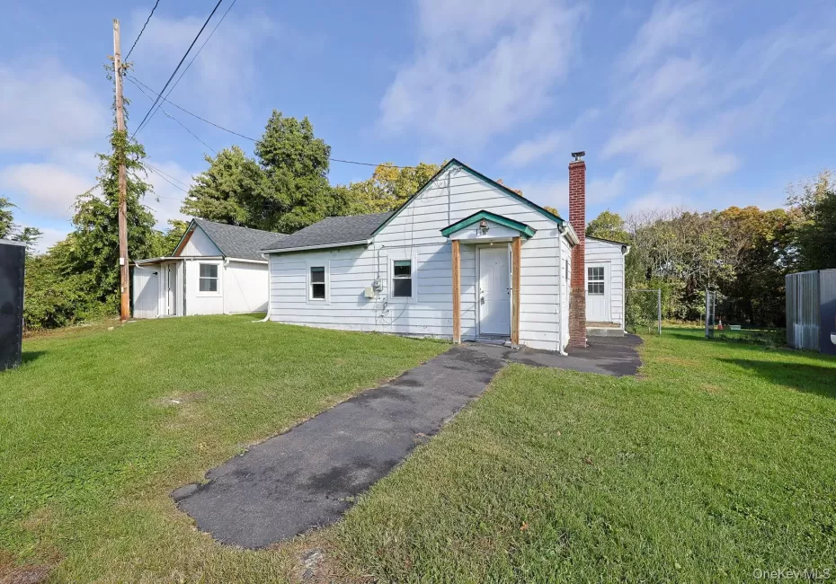 14 Tighe Avenue, Newburgh (town), NY, 3 Bedrooms Bedrooms, 6 Rooms Rooms,1 BathroomBathrooms,Residential Lease,For Rent,Tighe,0,1063382 14 Tighe Avenue, Newburgh (town), NY, 3 Bedrooms Bedrooms, 6 Rooms Rooms,1 BathroomBathrooms,Residential Lease,For Rent,Tighe,0,1063382
