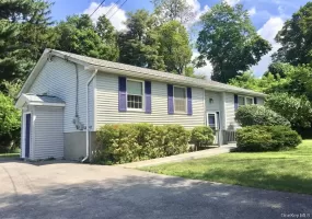 32 VAN KLEECK Avenue, Beacon, NY, 3 Bedrooms Bedrooms, 9 Rooms Rooms,2 BathroomsBathrooms,Residential Lease,For Rent,VAN KLEECK,0,1063103 32 VAN KLEECK Avenue, Beacon, NY, 3 Bedrooms Bedrooms, 9 Rooms Rooms,2 BathroomsBathrooms,Residential Lease,For Rent,VAN KLEECK,0,1063103