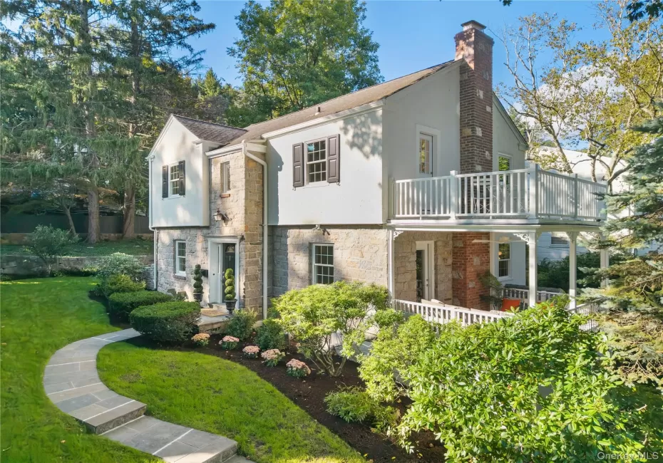 Welcome home to 41 Thornbury Road (aka 872 Scarsdale Road), Scarsdale -located in the Strathmore neighborhood Welcome home to 41 Thornbury Road (aka 872 Scarsdale Road), Scarsdale -located in the Strathmore neighborhood