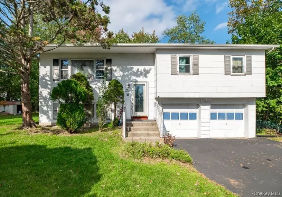 10 Connecticut Court, Clarkstown, NY, 4 Bedrooms Bedrooms, 11 Rooms Rooms,2 BathroomsBathrooms,Residential,For Rent,Connecticut,0,1063373 10 Connecticut Court, Clarkstown, NY, 4 Bedrooms Bedrooms, 11 Rooms Rooms,2 BathroomsBathrooms,Residential,For Rent,Connecticut,0,1063373
