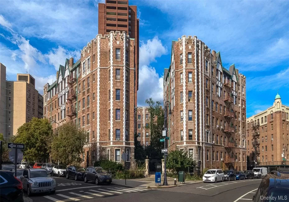 3390 Wayne Avenue, New York, NY, 3 Bedrooms Bedrooms, 6 Rooms Rooms,1 BathroomBathrooms,Residential,For Rent,Wayne,0,1062406 3390 Wayne Avenue, New York, NY, 3 Bedrooms Bedrooms, 6 Rooms Rooms,1 BathroomBathrooms,Residential,For Rent,Wayne,0,1062406