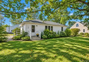 138 Central Avenue, Brookhaven, NY, 3 Bedrooms Bedrooms, 8 Rooms Rooms,2 BathroomsBathrooms,Residential,For Rent,Central,0,1059910 138 Central Avenue, Brookhaven, NY, 3 Bedrooms Bedrooms, 8 Rooms Rooms,2 BathroomsBathrooms,Residential,For Rent,Central,0,1059910