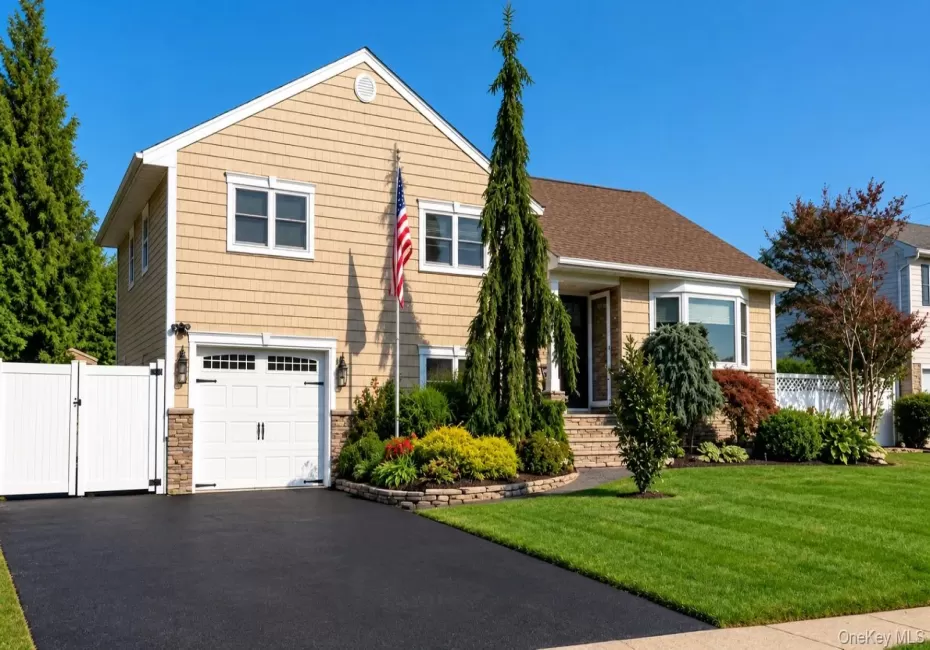 3681 Richard Lane, Hempstead, NY, 5 Bedrooms Bedrooms, 11 Rooms Rooms,3 BathroomsBathrooms,Residential,For Rent,Richard,0,1063220 3681 Richard Lane, Hempstead, NY, 5 Bedrooms Bedrooms, 11 Rooms Rooms,3 BathroomsBathrooms,Residential,For Rent,Richard,0,1063220