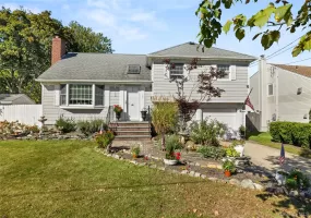 3 Lewis Circle, Babylon, NY, 4 Bedrooms Bedrooms, 8 Rooms Rooms,2 BathroomsBathrooms,Residential,For Rent,Lewis,0,1063427 3 Lewis Circle, Babylon, NY, 4 Bedrooms Bedrooms, 8 Rooms Rooms,2 BathroomsBathrooms,Residential,For Rent,Lewis,0,1063427