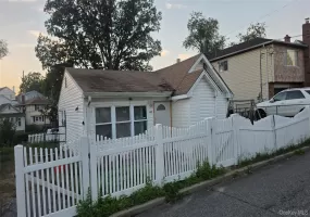 44 Carnegie Avenue, Hempstead, NY, 3 Bedrooms Bedrooms, 5 Rooms Rooms,1 BathroomBathrooms,Residential,For Rent,Carnegie,0,1063324 44 Carnegie Avenue, Hempstead, NY, 3 Bedrooms Bedrooms, 5 Rooms Rooms,1 BathroomBathrooms,Residential,For Rent,Carnegie,0,1063324
