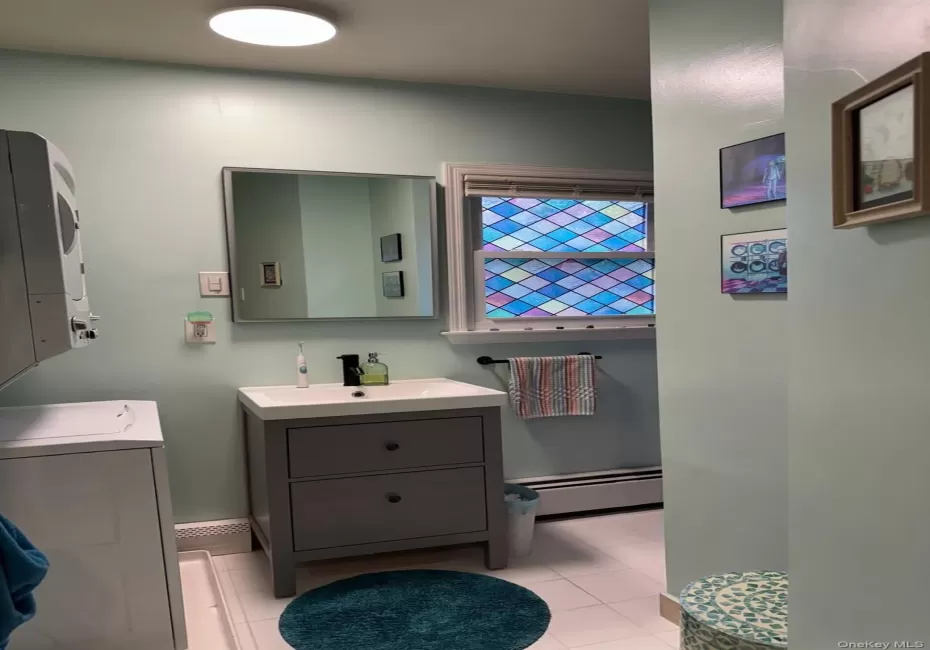120 Lincoln Avenue, North Hempstead, NY, 2 Bedrooms Bedrooms, 3 Rooms Rooms,1 BathroomBathrooms,Residential Lease,For Rent,Lincoln,0,1063479 120 Lincoln Avenue, North Hempstead, NY, 2 Bedrooms Bedrooms, 3 Rooms Rooms,1 BathroomBathrooms,Residential Lease,For Rent,Lincoln,0,1063479