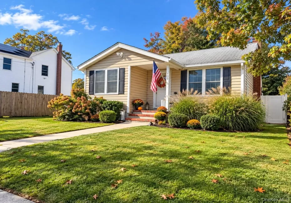 109 Patchogue Avenue, Brookhaven, NY, 1 Bedroom Bedrooms, 4 Rooms Rooms,1 BathroomBathrooms,Residential,For Rent,Patchogue,0,1063318 109 Patchogue Avenue, Brookhaven, NY, 1 Bedroom Bedrooms, 4 Rooms Rooms,1 BathroomBathrooms,Residential,For Rent,Patchogue,0,1063318