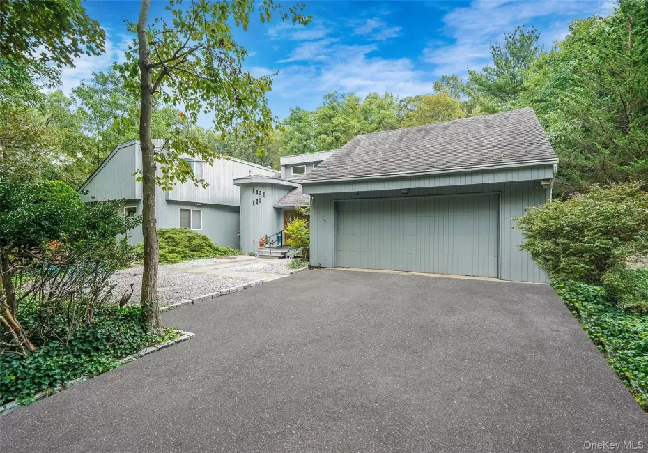 271 Bread and Cheese Hollow Road, Huntington, NY, 4 Bedrooms Bedrooms, 10 Rooms Rooms,2 BathroomsBathrooms,Residential,For Rent,Bread and Cheese Hollow,0,1063597 271 Bread and Cheese Hollow Road, Huntington, NY, 4 Bedrooms Bedrooms, 10 Rooms Rooms,2 BathroomsBathrooms,Residential,For Rent,Bread and Cheese Hollow,0,1063597